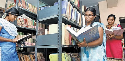 உலகளவில் சிறந்த தமிழாய்வுக்கு உதவும் பழமை மாறா மதுரை பாண்டியன் நூலகம்﻿