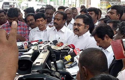 போயஸ் கார்டன் சோதனை பின்னணியில் அரசியல் சதி: நாங்கள் பயப்படவோ பதறவோ இல்லை- டிடிவி தினகரன்