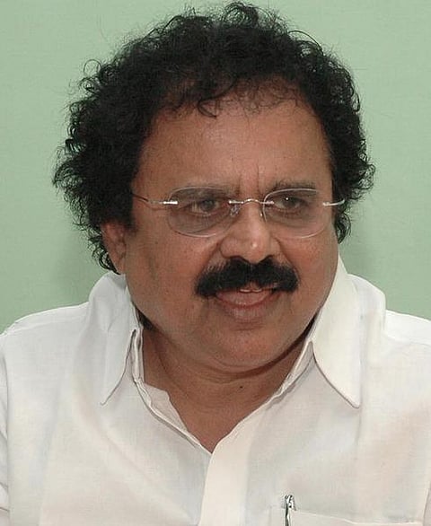 அரசின் கொள்கை முடிவில் நீதிமன்றம் தலையிடலாமா?: அரசியல் தலைவர்கள், சட்ட நிபுணர்கள் கருத்து