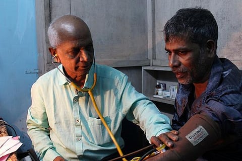 அபூர்வ மருத்துவர்கள்: ‘மெர்சல்’ டாக்டர்!