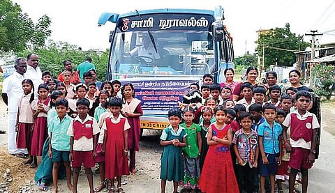 பிஞ்சுப் பாதங்களைத் தாங்கும் பள்ளி!