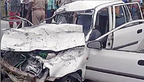 ஆந்திராவில் கார் - லாரி மோதல்﻿
﻿தருமபுரியை சேர்ந்த 5 பேர் உயிரிழப்பு﻿