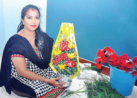 வானவில் பெண்கள்: பூக்களால் மலரும் வாழ்வு