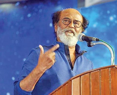 புதிய கட்சி தொடங்குவது குறித்து மன்ற நிர்வாகிகளுடன்﻿
﻿ரஜினிகாந்த் முக்கிய ஆலோசனை﻿: ﻿கட்சி பெயர், கொள்கைகளை விரைவில் அறிவிக்க திட்டம்﻿