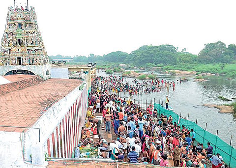 திவ்ய தரிசனம்: புஷ்கர நீராடல்!