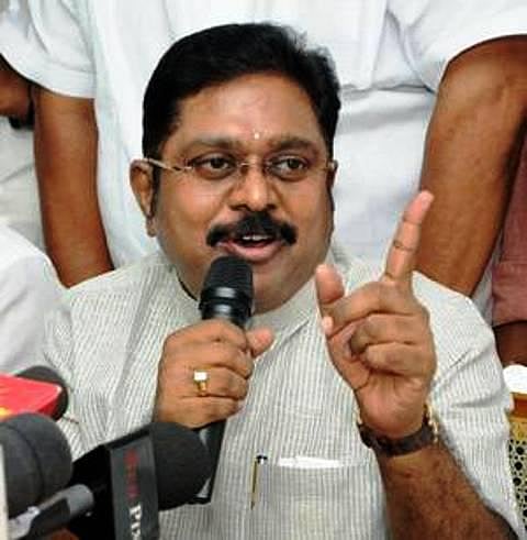 டிடிவி தினகரன் மீது குற்றச்சாட்டு பதிவு செய்ய முகாந்திரம் உள்ளது: இரட்டை இலை வழக்கில் டெல்லி நீதிமன்றம் உத்தரவு