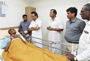 புற்றுநோயால் பாதிக்கப்பட்ட ‘நெல் ஜெயராமனுக்கு ரூ.1 லட்சம் நிதியுதவி: ஸ்டாலின் நேரில் வழங்கினார்