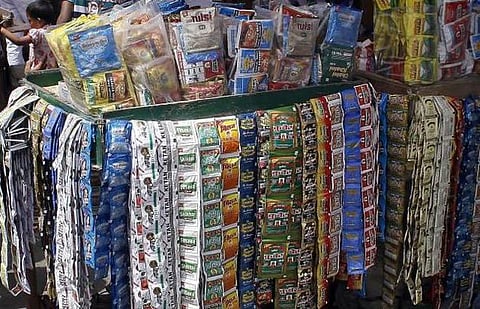 தென்காசி அருகே ரூ.20 லட்சம் குட்கா பறிமுதல்
