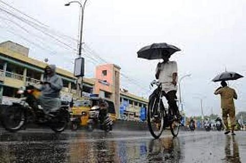 சென்னையில் காலைமுதல் தொடர் மழை: இன்றும் நீடிக்க வாய்ப்பு﻿