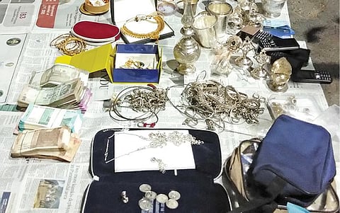 80 வழக்குகளில் தொடர்புடைய கொள்ளையன் பெருந்துறையில் கைது ﻿