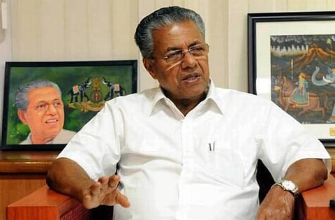 கஜா புயல் பாதிப்பு: கேரள அரசு ரூ.10 கோடி நிதி, 14 லாரிகளில் நிவாரணப் பொருட்கள்: முதல்வர் பினராயி விஜயன் அறிவிப்பு