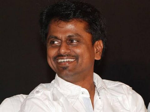 சர்கார் விவகாரம்: இயக்குநர் ஏ.ஆர்.முருகதாஸ் மீது 3 பிரிவுகளில் வழக்குப் பதிவு