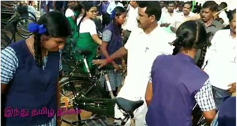 திருவாரூரில் 32,000 பேருக்கு புயல் பாதிப்பு நிவாரணத் தொகை வழங்கப்பட்டது: அமைச்சர் காமராஜ்