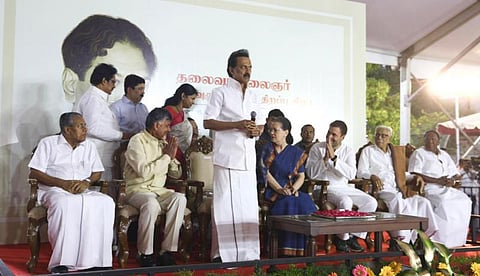 மோடியிடம் இன்னும் 5 ஆண்டு ஆட்சியை கொடுத்தால் இந்தியா 50 ஆண்டுகள் பின்தங்கி போகும்: ஸ்டாலின் பேச்சு