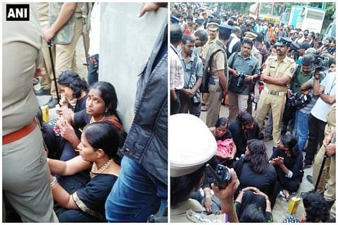 பம்பையில் பதற்றம்: சென்னை பெண்கள்
சபரிமலை செல்லும் வழியில் தடுத்து நிறுத்தம்