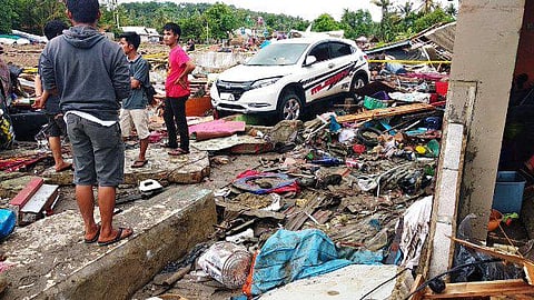 இந்தோனேசியாவில் சுனாமி: பலி எண்ணிக்கை 62 ஆக அதிகரிப்பு; கடவுளை வேண்டி ஓடினேன் : சுற்றுலா பயணி கண்ணீர்