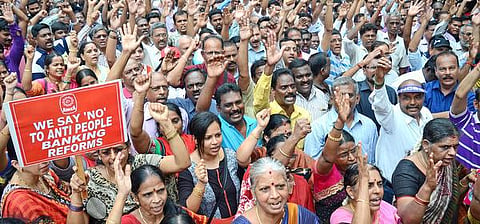 ஜன.8, 9-ல் அனைத்து தொழிற்சங்கங்கள் வேலைநிறுத்தம்: நாடு முழுவதும் 20 கோடி பேர் பங்கேற்பர் - வங்கி ஊழியர் சம்மேளன பொதுச் செயலாளர் தகவல்