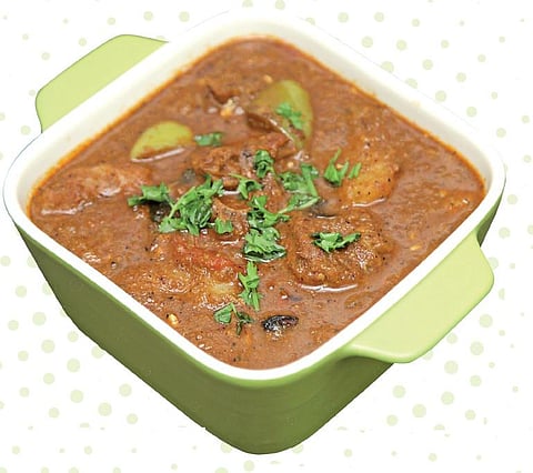 தெருவெல்லாம் மணக்கும் தீபாவளி விருந்து - கறிக் குழம்பு
