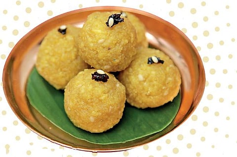 தெருவெல்லாம் மணக்கும் தீபாவளி விருந்து - லட்டு