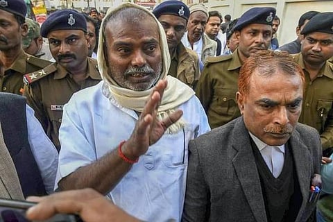 தண்டனை பெற்ற எம்எல்ஏ தகுதி நீக்கம்﻿