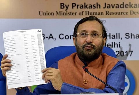 நாடு முழுவதும் 8-ம் வகுப்பு வரை இனி ஹிந்தி கட்டாயம்?- பள்ளிக்கல்வி ஆய்வுக்குழு பரிந்துரை