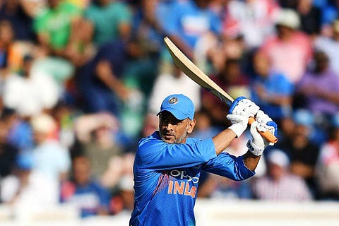 ஒரு ரன்னில் புதிய மைல்கல்லை எட்டினார் தோனி