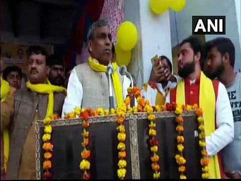 இந்து - முஸ்லிம் கலவரத்தை ஏற்படுத்தும் அரசியல்வாதியைக் கொளுத்த வேண்டும்-  உ.பி. அமைச்சர் சர்ச்சைப் பேச்சு