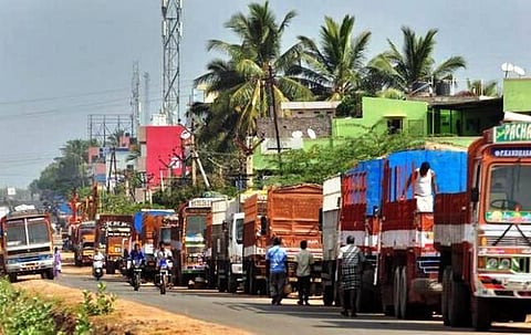 விரைவில் நடைமுறை: தொடர்ந்து 6 மாதம் ஜிஎஸ்டி ரிட்டர்ன் தாக்கல் செய்யாவிட்டால் இ-வே பில் கிடையாது