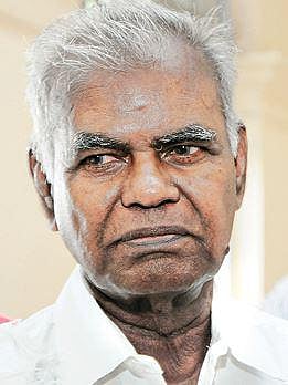 எம்எல்ஏக்களுக்கு ஊதிய உயர்வு கொடுக்கும்போது அரசு ஊழியர் கோரிக்கையை புறந்தள்ளுவது ஏன்?﻿ - இந்திய கம்யூனிஸ்ட் மூத்த தலைவர் நல்லகண்ணு கேள்வி