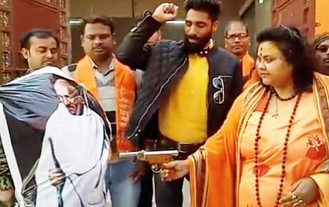 ‘‘கொலை செய்யக் கூட குழந்தைகளுக்கு  பயிற்சி அளித்திருக்கிறோம்’’ - இந்து மகா சபை சர்ச்சை கருத்து