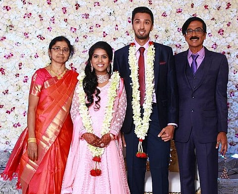 மெஹந்தியால் மனோபாலா மகன் திருமணப் பதிவில் ஏற்பட்ட சிக்கல்