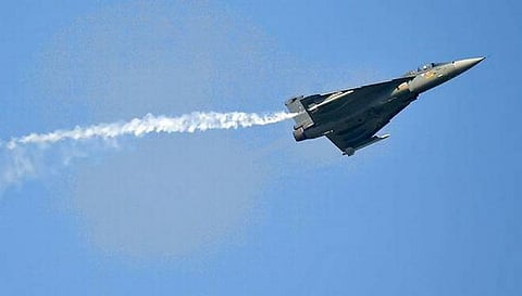 பாகிஸ்தான் தீவிரவாத முகாம்கள் மீது இந்தியா அதிரடித் தாக்குதல்