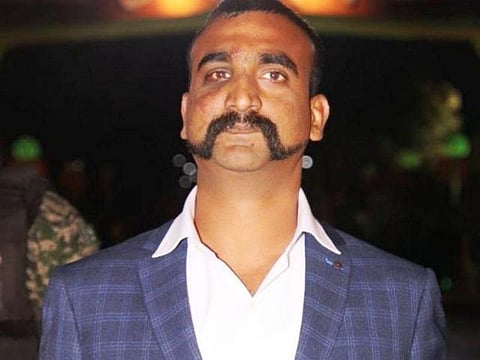 டிரெண்டாகும் அபிநந்தன் கன்ஸ்லிங்கர் மீசை: பெருமை சேர்க்க இளைஞர்கள் ஆர்வம்; சலூன்களில் தள்ளுபடி