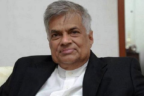 இலங்கை பிரதமர் ரணில் விக்கிரமசிங்க திருப்பதி ஏழுமலையான் கோயிலில் தரிசனம்: எடைக்கு எடை காணிக்கை செலுத்தினார்