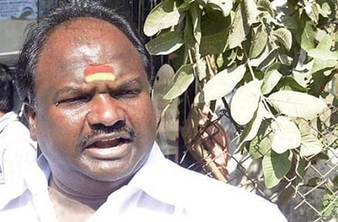 கருணாநிதியைப் பார்க்க விஜயகாந்தை அனுமதிக்கவில்லை என்று பிரேமலதா கூறுவது தவறானது - சந்திரகுமார் பேட்டி