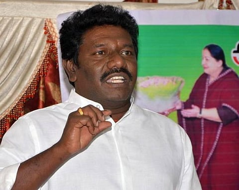 அதிமுக ஆட்சி தொடர்வதற்காகவே வாக்கு அடிப்படையில் பாமகவுடன் கூட்டணி: கருணாஸ் எம்எல்ஏ கருத்து