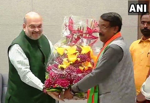 சோனியா காந்தியின் முக்கிய உதவியாளர் டாம் வடக்கன் பாஜகவில் இணைந்தார்