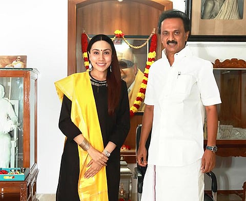 ஸ்டாலினுடனான சந்திப்பில் அரசியல் பேசவில்லை: திவ்யா சத்யராஜ் விளக்கம்