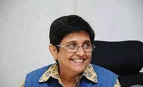 சட்டப்பிடியிலிருந்து குற்றவாளி தப்ப கிரண்பேடி வழி செய்ததாக தேர்தல் ஆணையத்தில் புகார்