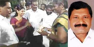 கனிமொழி ஆரத்திக்குப் பணம் கொடுத்த காணொலிக் காட்சி; தேர்தல் அறிவிப்புக்கு முன்னரே பணம் கொடுத்தாலும் நடவடிக்கைதான்: இன்பதுரை எம்எல்ஏ விநோத விளக்கம்