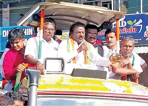 குமரியில் பாஜக - காங்கிரஸ் இடையே கடும் போட்டி- தலைவர்கள் முற்றுகையால் 
சூடுபிடிக்கும் தேர்தல் களம்
