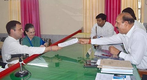 அமேதியில் ராகுல் காந்தி வேட்புமனு தாக்கல்; சோனியா, பிரியங்காவுடன் வந்தார்