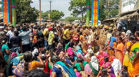 ஸ்டெர்லைட் ஆலையைத் திறக்க உத்தரவிட முடியாது; மீண்டும் மனுத்தாக்கல் செய்தால் அபராதம்: உச்ச நீதிமன்றம்