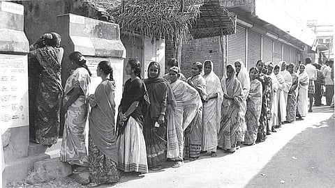 பெண் எழுத்து: இரண்டு கோடி பெண்கள் எங்கே?