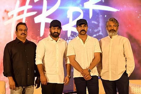 ராம் சரணைத் தொடர்ந்து ஜூனியர் என்.டி.ஆருக்கும் காயம்: தொடர்ச்சியாகப் பின்னடைவைச் சந்திக்கும் ஆர்.ஆர்.ஆர்