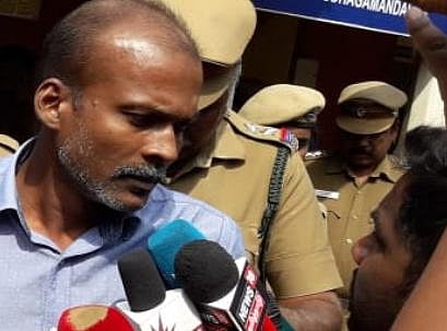 எங்கள் உயிருக்குப் பாதுகாப்பு இல்லை: வாளையார் மனோஜ் நீதிமன்ற வளாகத்தில் பேட்டி