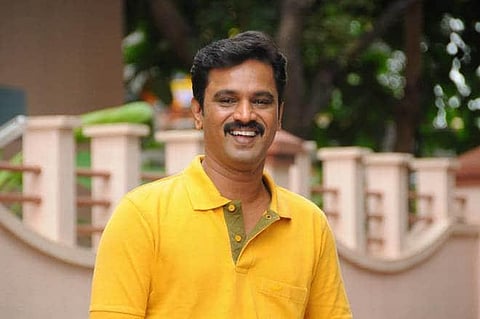 நல்லா இருக்கட்டும் இந்த சங்கமும் கட்டிடமும்: சேரன் காட்டம்