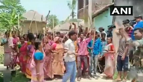 மேற்கு வங்கத்தில் வன்முறைகளுக்கிடையே பதிவான 52.36 சதவீத ஓட்டுக்கள்: மதியம் 1 மணிக்குள் விறுவிறு
