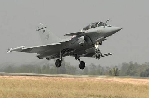 ஒருமாத கால அவகாச கோரிக்கையை ஏற்க மறுப்பு;  5 நாட்கள் மட்டுமே அவகாசம்: ரபேல் ஒப்பந்த வழக்கில் மத்திய அரசுக்கு உச்ச நீதிமன்றம் உத்தரவு