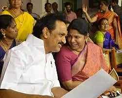 அண்ணனும் தங்கையும் சேர்ந்து வாக்கு கேட்க வந்திருக்கிறோம்: பிரச்சாரத்தில் பாசத்தை வெளிப்படுத்திய ஸ்டாலின்
